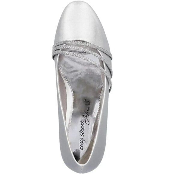 Easy Street Women's Cristiny Slip-on Pumps - Picture 4 of 5